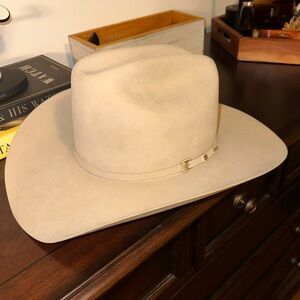 Stylish Stetson Cream Cowboy Hat